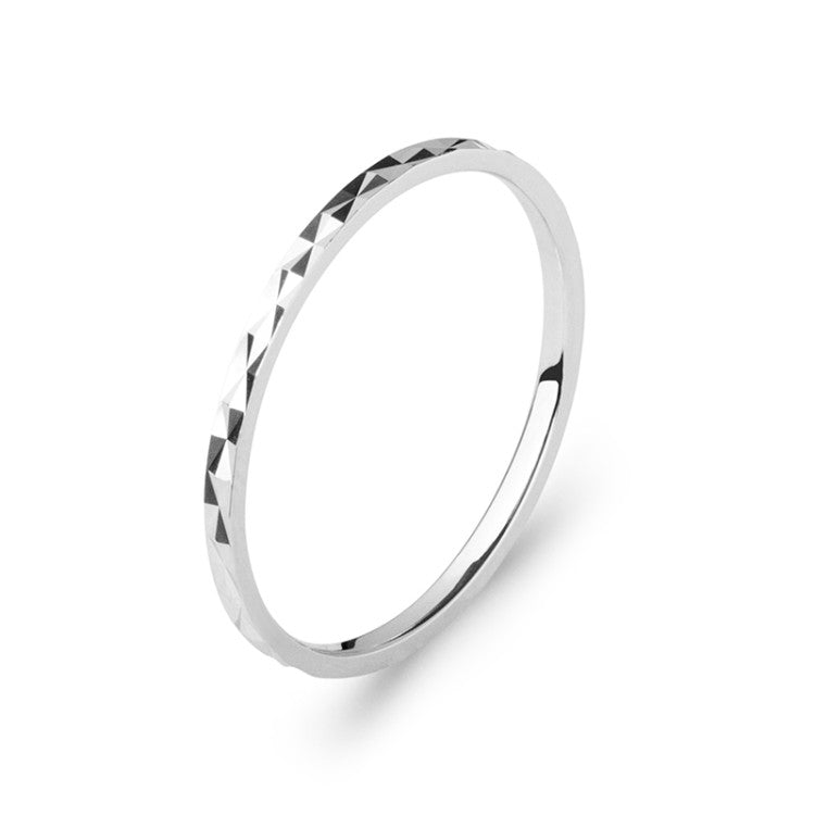 Bague fine motif triangle géométrique argent rhodié