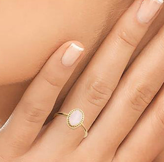 Bague surmontée d'un quartz rose