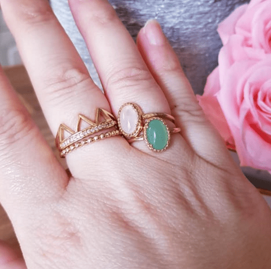 Bague surmontée d'une pierre aventurine