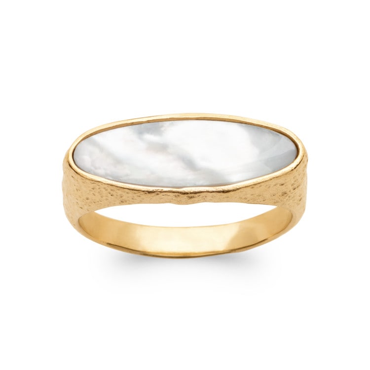 Bague ovale nacre anneau martelé plaqué or 18 carats