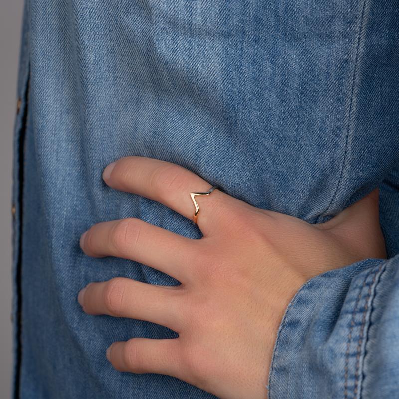 Bague motif V plaqué or 750/000