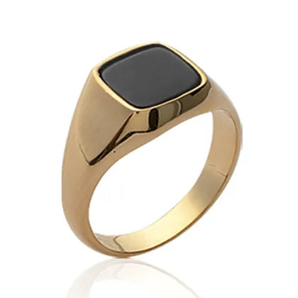 Bague chevalière imitation onyx carré plaqué or